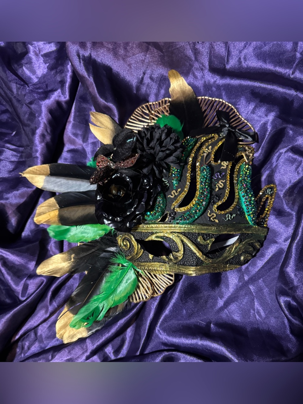 Green & Black Feathered Masquerade Mask - Unbranded